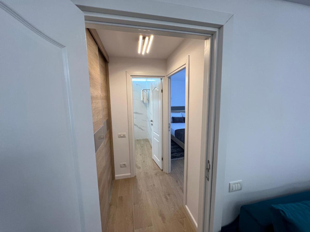 Luxury Apartment Centrul Vechi Curtea de Argeş Esterno foto